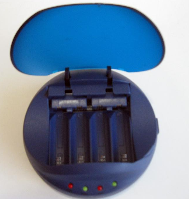 Chargeur de piles USB Digital 4x AA / AAA photo 2